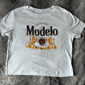 Women’s crop top Modelo shirt
Size XL